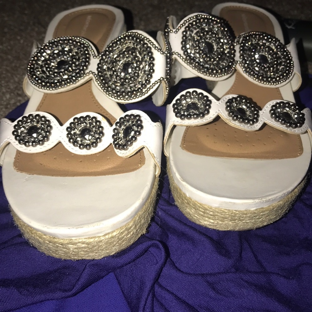 Sandals - Picture 4 of 5
